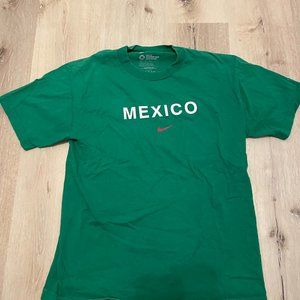 Vintage Nike Mexico T shirt. M Green